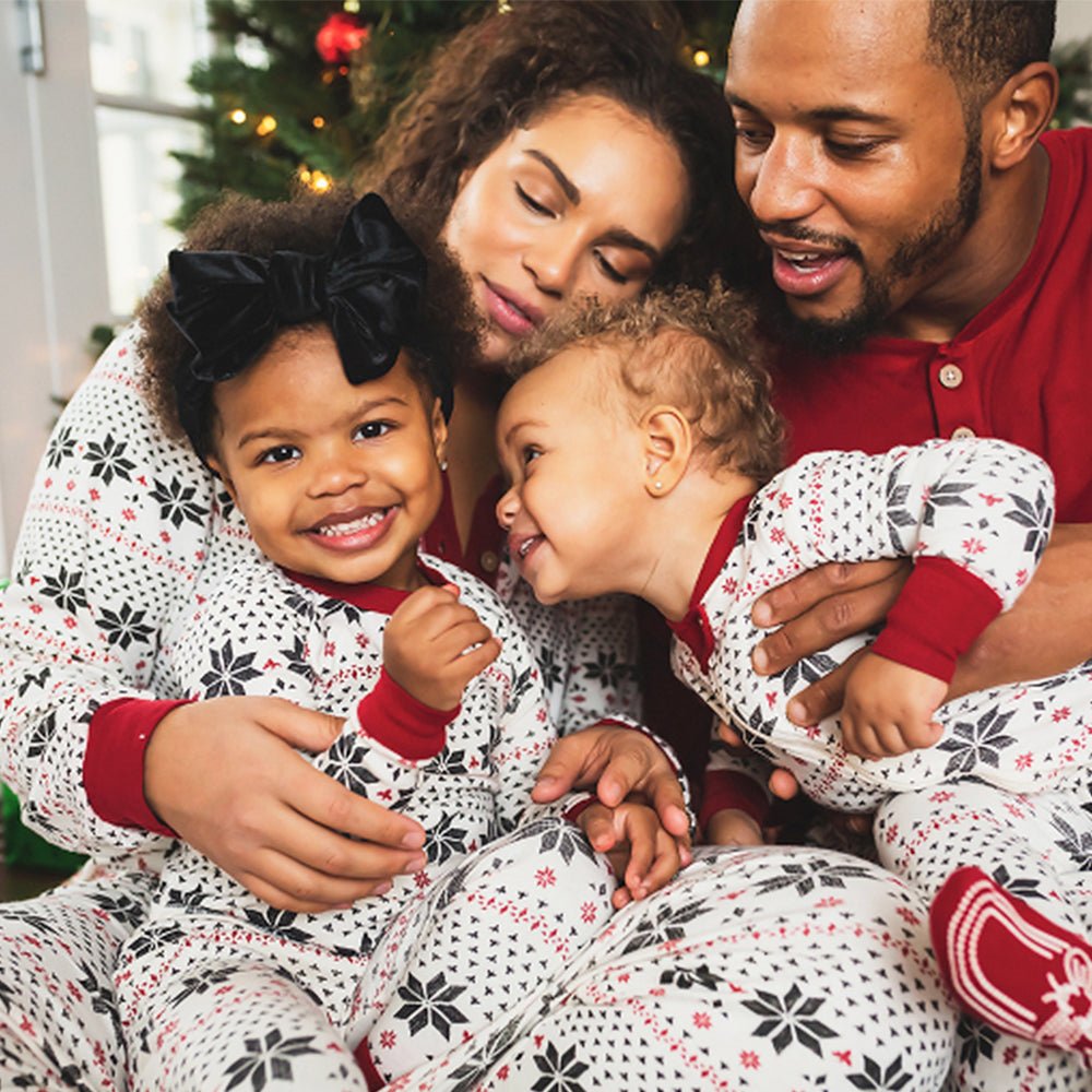 White Snowflake Family Christmas Pajamas with Dog Pajamas Included – Complete Matching Set