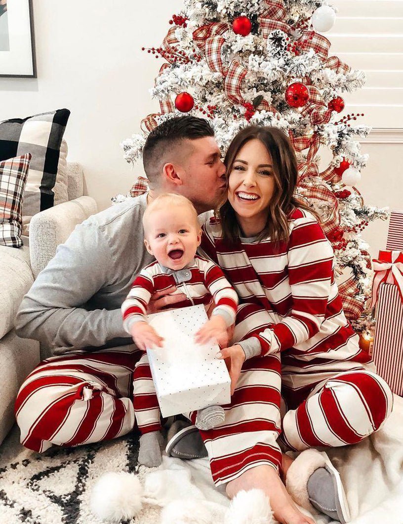 Red and White Stripe Round Collar Matching Family Christmas Pajamas with Dog Set – Main View